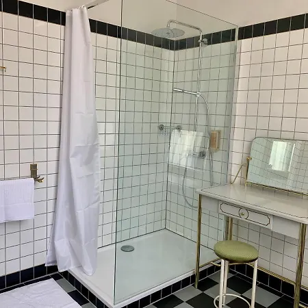 Chateau Le Repos 招待所 4*